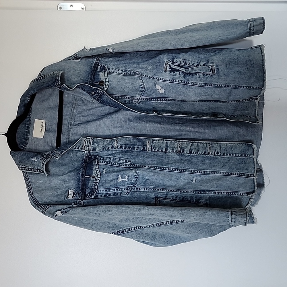 Sneak Peek Jean Jacket Size M